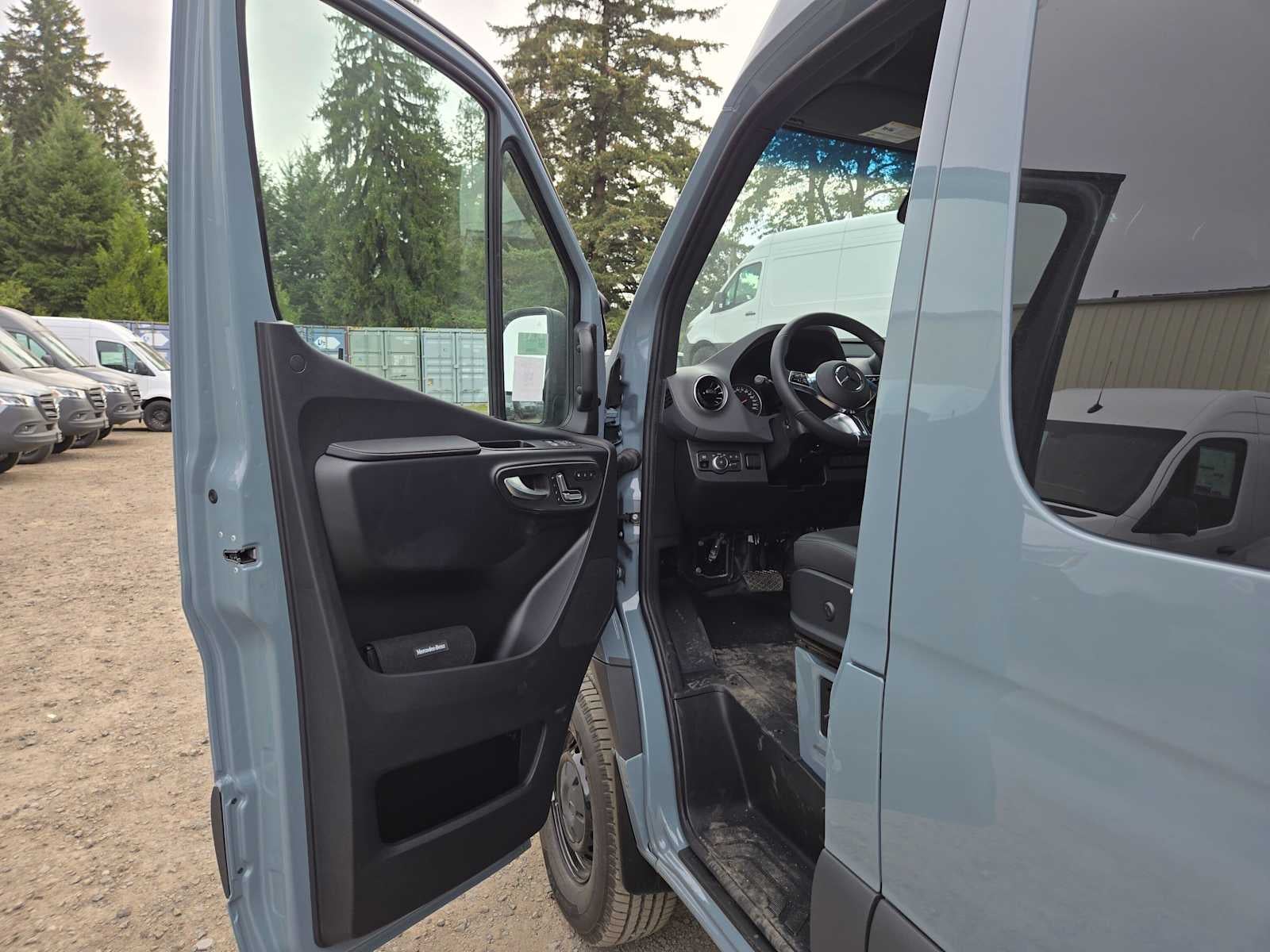 2026 Mercedes-Benz Sprinter Passenger 2500 Standard Roof I4 Diesel HO 144 AWD