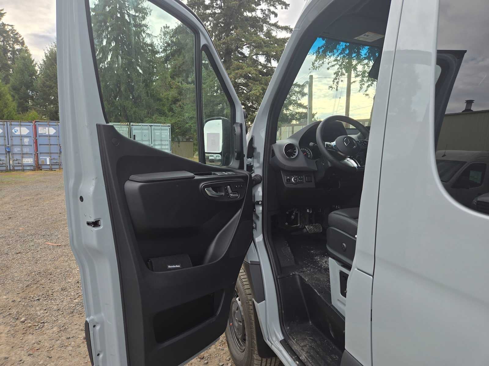 2026 Mercedes-Benz Sprinter Passenger 2500 Standard Roof I4 Diesel HO 144 AWD