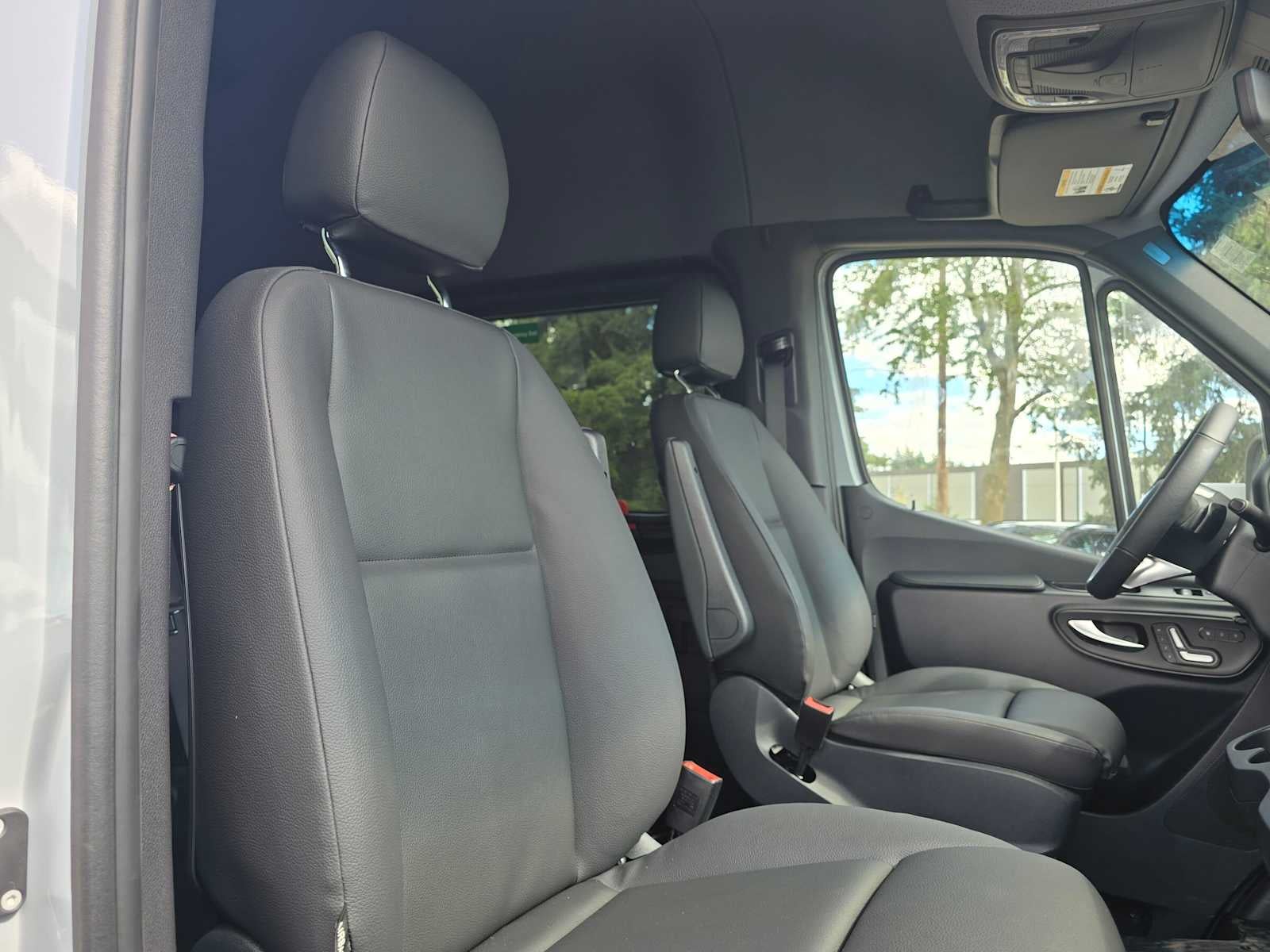 2026 Mercedes-Benz Sprinter Passenger 2500 Standard Roof I4 Diesel HO 144 AWD