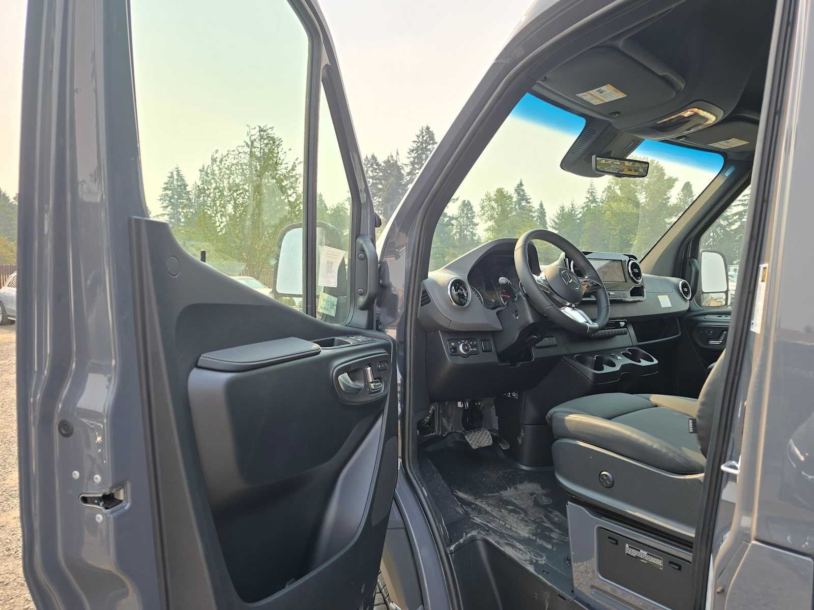 2026 Mercedes-Benz Sprinter Passenger Van 2500 Standard Roof I4 Diesel HO 144 AWD