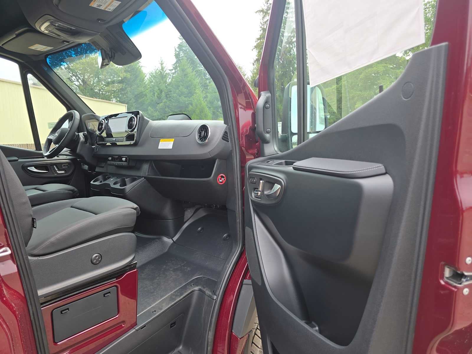 2026 Mercedes-Benz Sprinter Passenger 2500 Standard Roof I4 Diesel HO 144 AWD