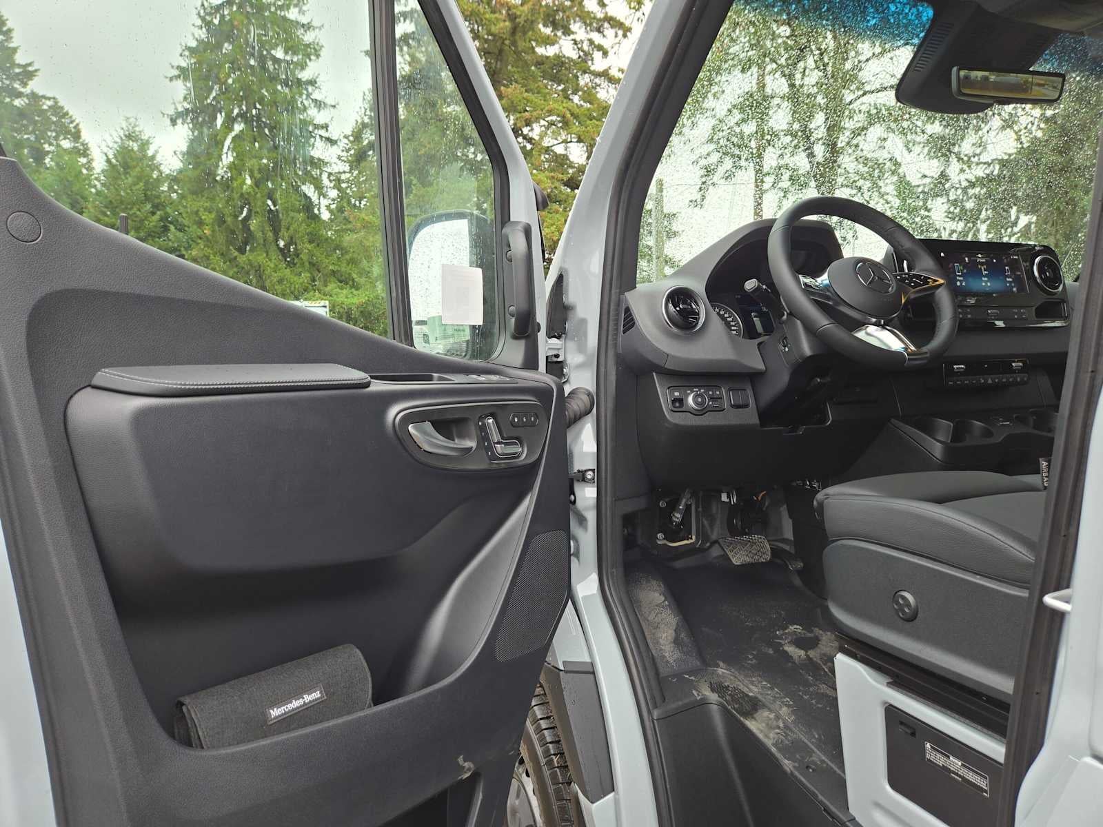 2026 Mercedes-Benz Sprinter Passenger 2500 Standard Roof I4 Diesel HO 144 AWD
