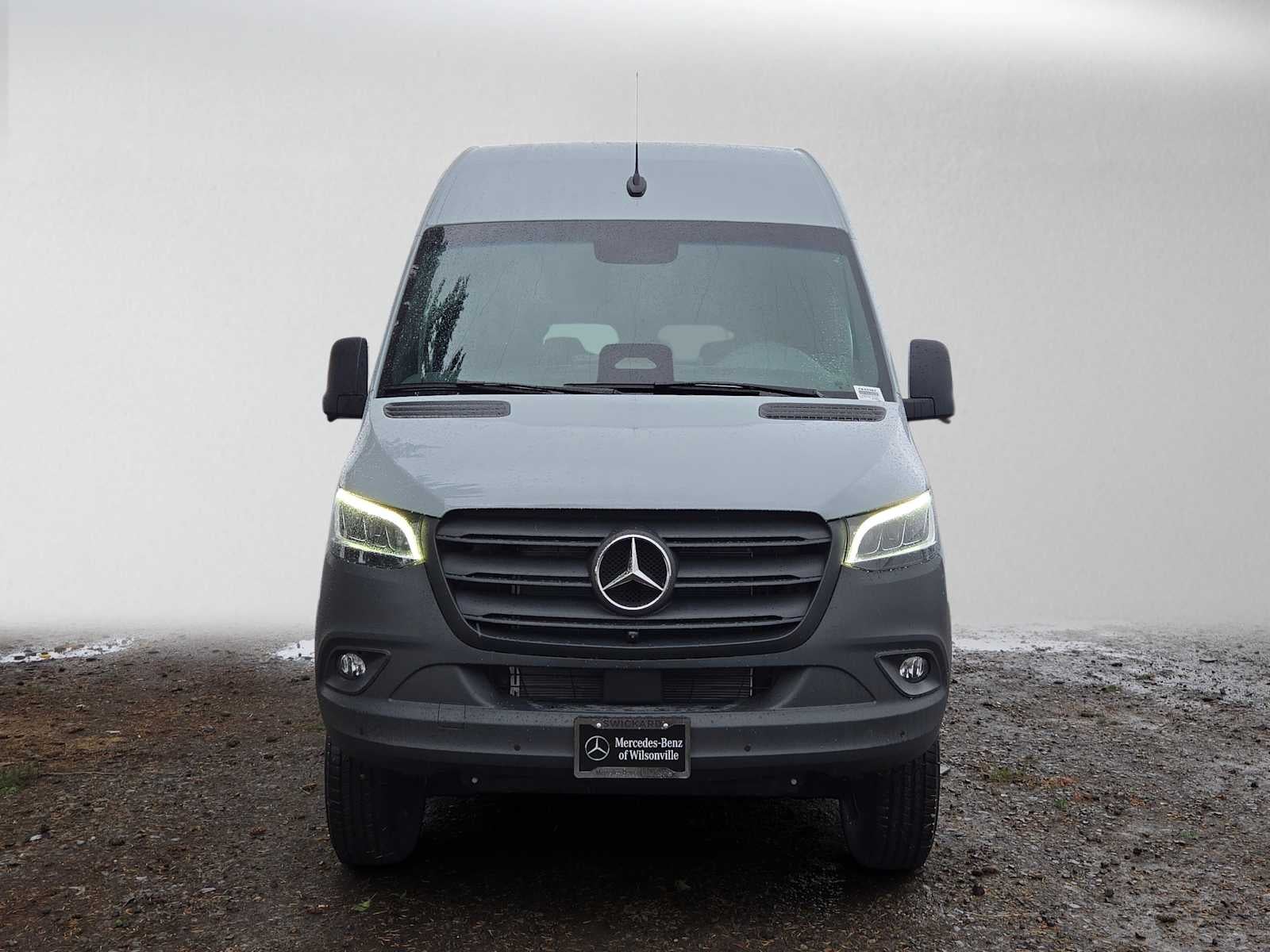 2026 Mercedes-Benz Sprinter Passenger 2500 Standard Roof I4 Diesel HO 144 AWD