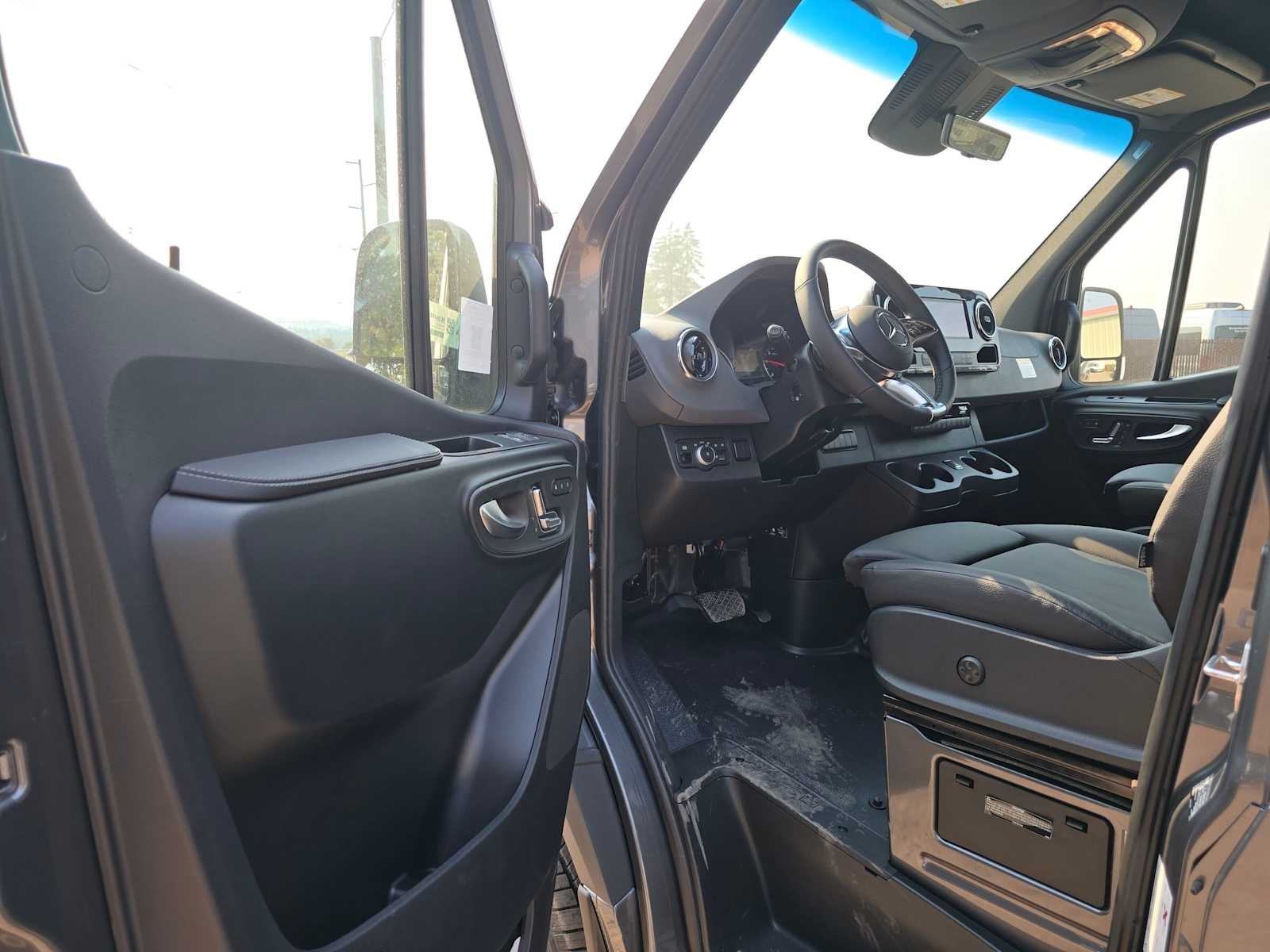 2026 Mercedes-Benz Sprinter Passenger 2500 Standard Roof I4 Diesel HO 144 AWD