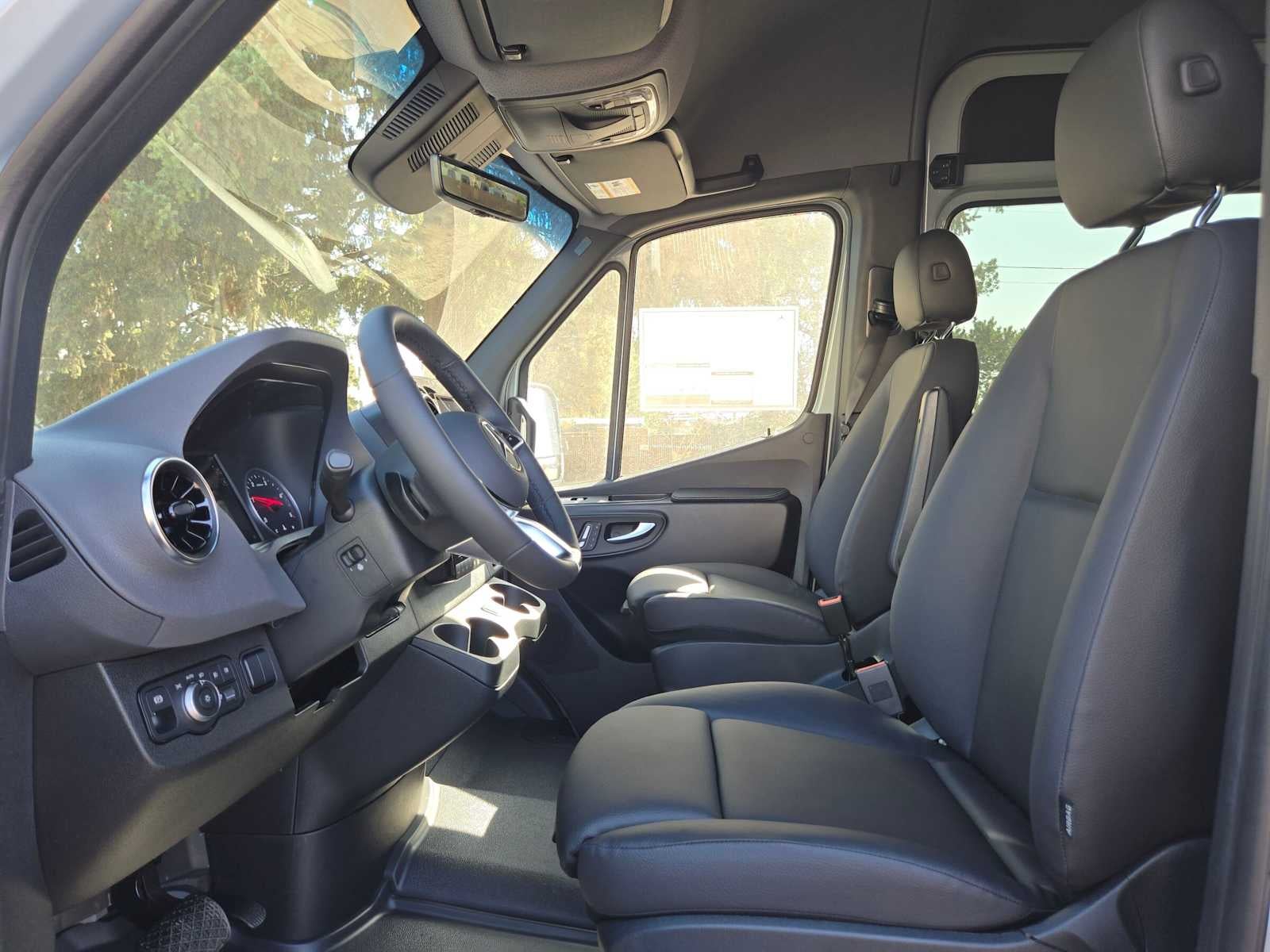 2026 Mercedes-Benz Sprinter Passenger 2500 Standard Roof I4 Diesel HO 144 AWD