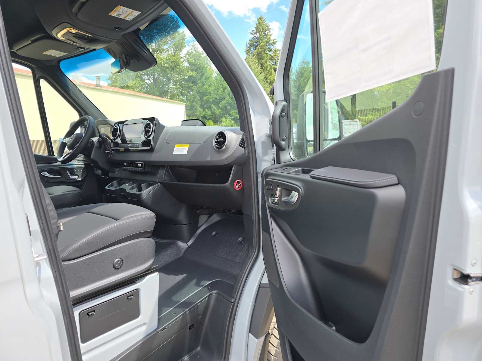 2026 Mercedes-Benz Sprinter Passenger Van 2500 Standard Roof I4 Diesel HO 144 AWD