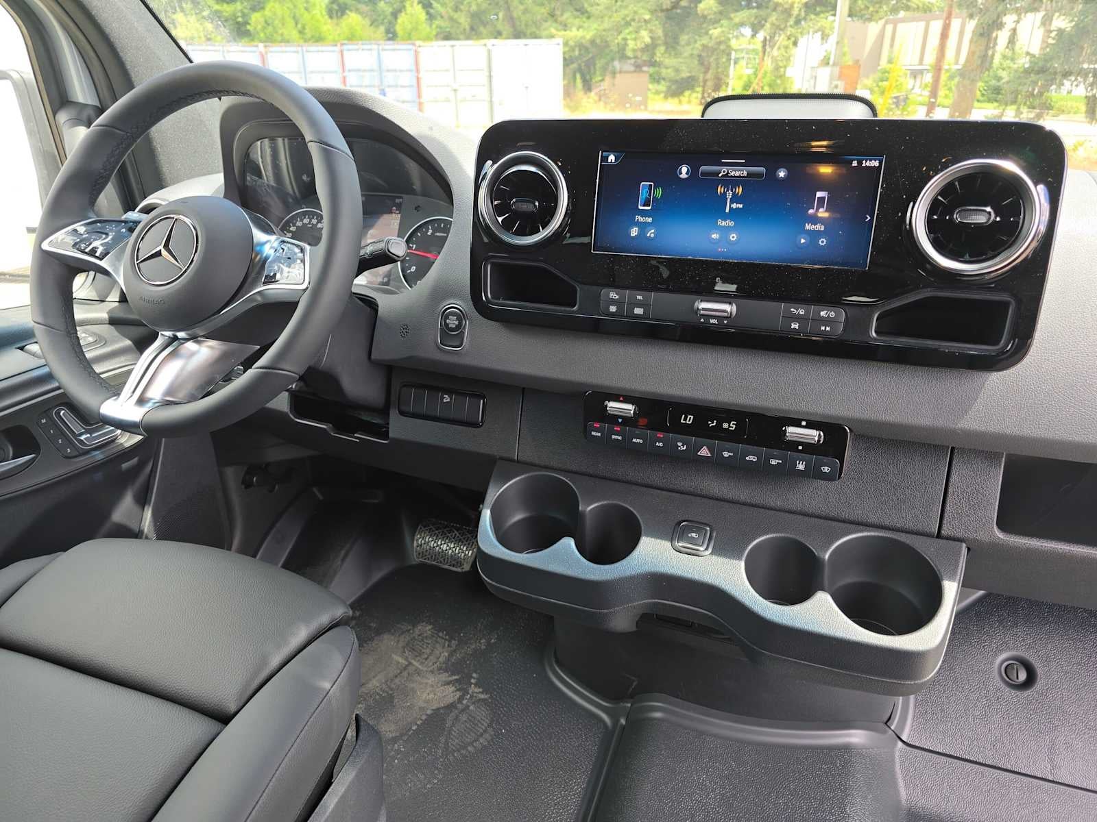2026 Mercedes-Benz Sprinter Passenger Van 2500 Standard Roof I4 Diesel HO 144 AWD