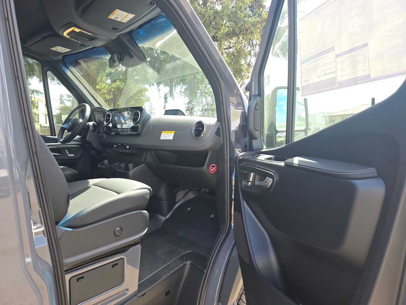 2026 Mercedes-Benz Sprinter Passenger 2500 Standard Roof I4 Diesel HO 144 AWD