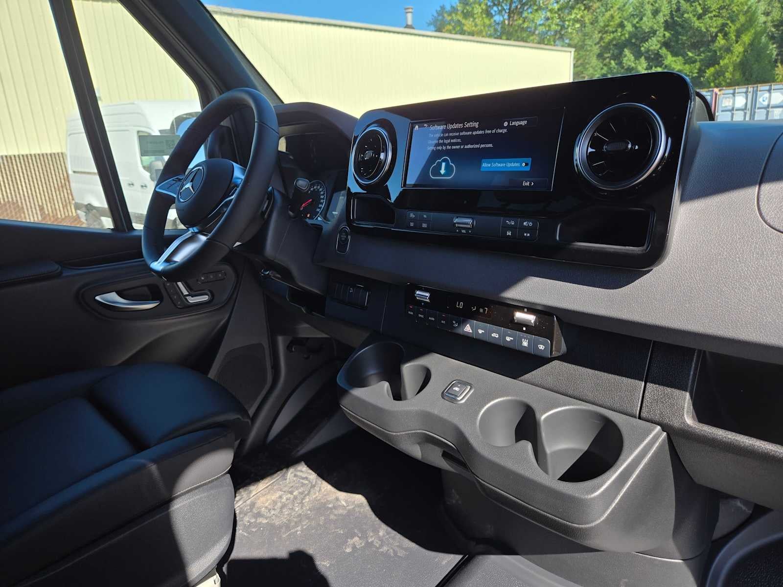 2026 Mercedes-Benz Sprinter Passenger 2500 Standard Roof I4 Diesel HO 144 AWD