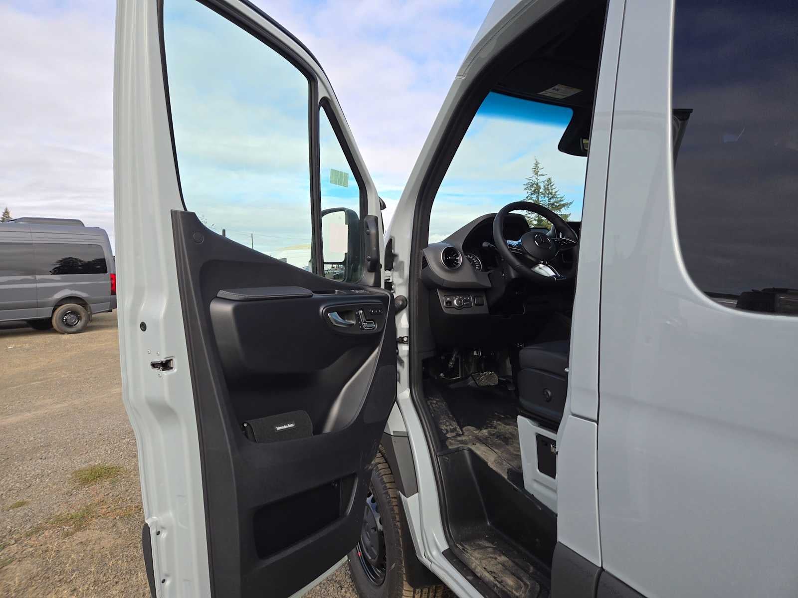 2026 Mercedes-Benz Sprinter Passenger 2500 Standard Roof I4 Diesel HO 144 AWD