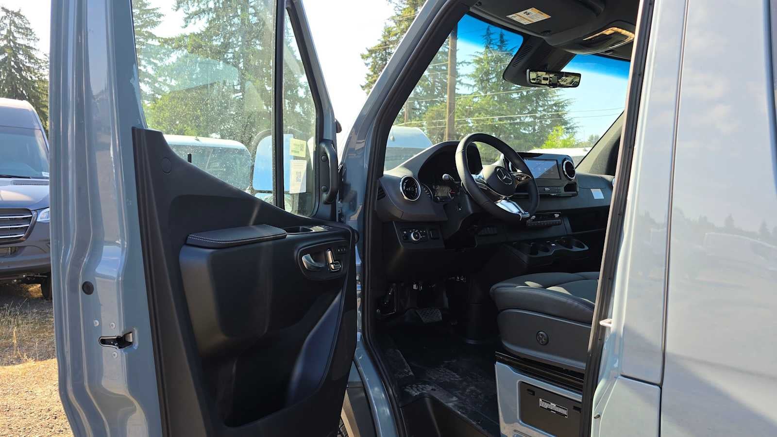 2026 Mercedes-Benz Sprinter Passenger Van 2500 Standard Roof I4 Diesel HO 144 AWD