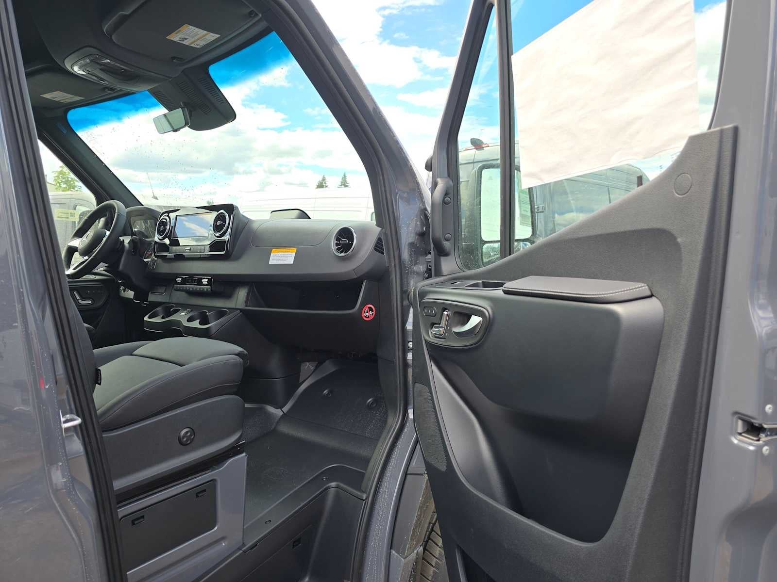 2026 Mercedes-Benz Sprinter Passenger Van 2500 Standard Roof I4 Diesel HO 144 AWD