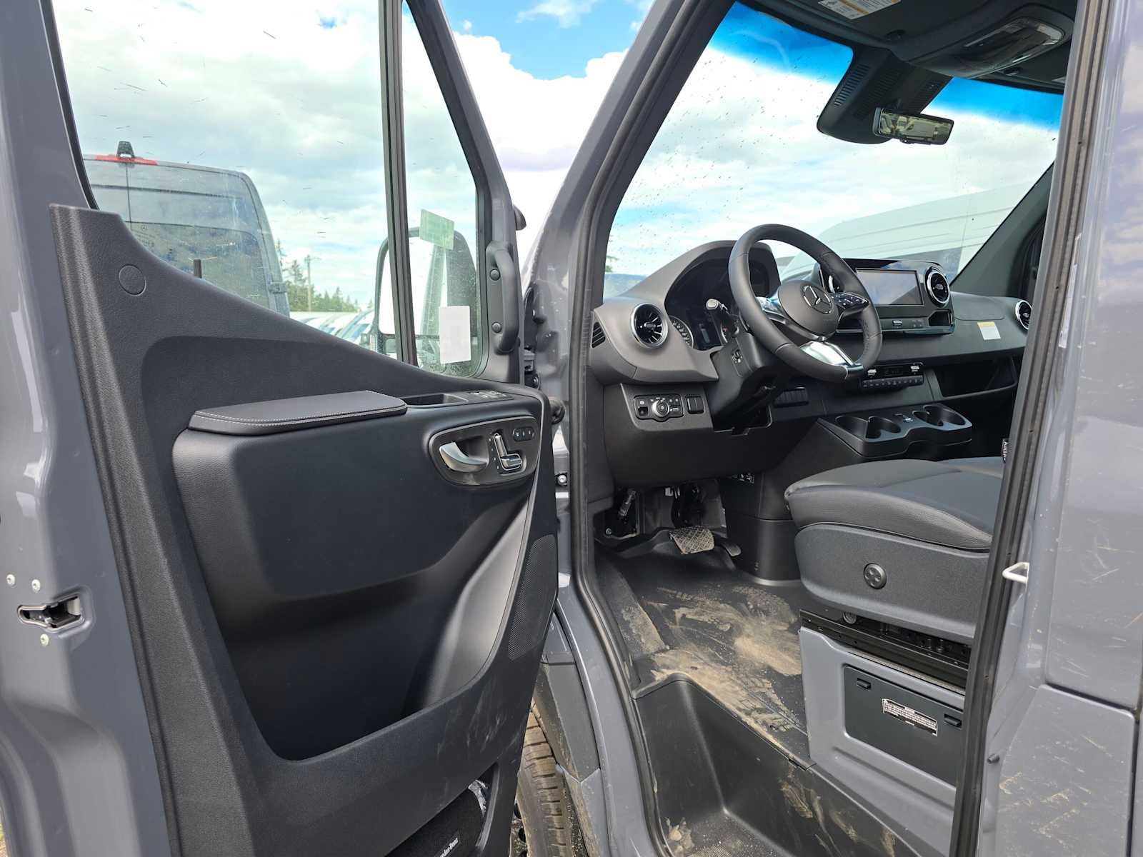 2026 Mercedes-Benz Sprinter Passenger Van 2500 Standard Roof I4 Diesel HO 144 AWD