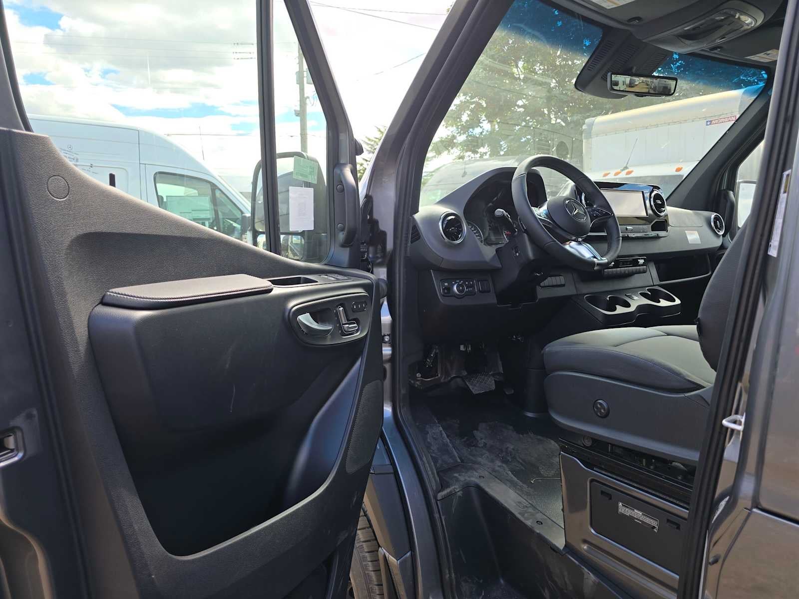 2026 Mercedes-Benz Sprinter Passenger Van 2500 Standard Roof I4 Diesel HO 144 AWD