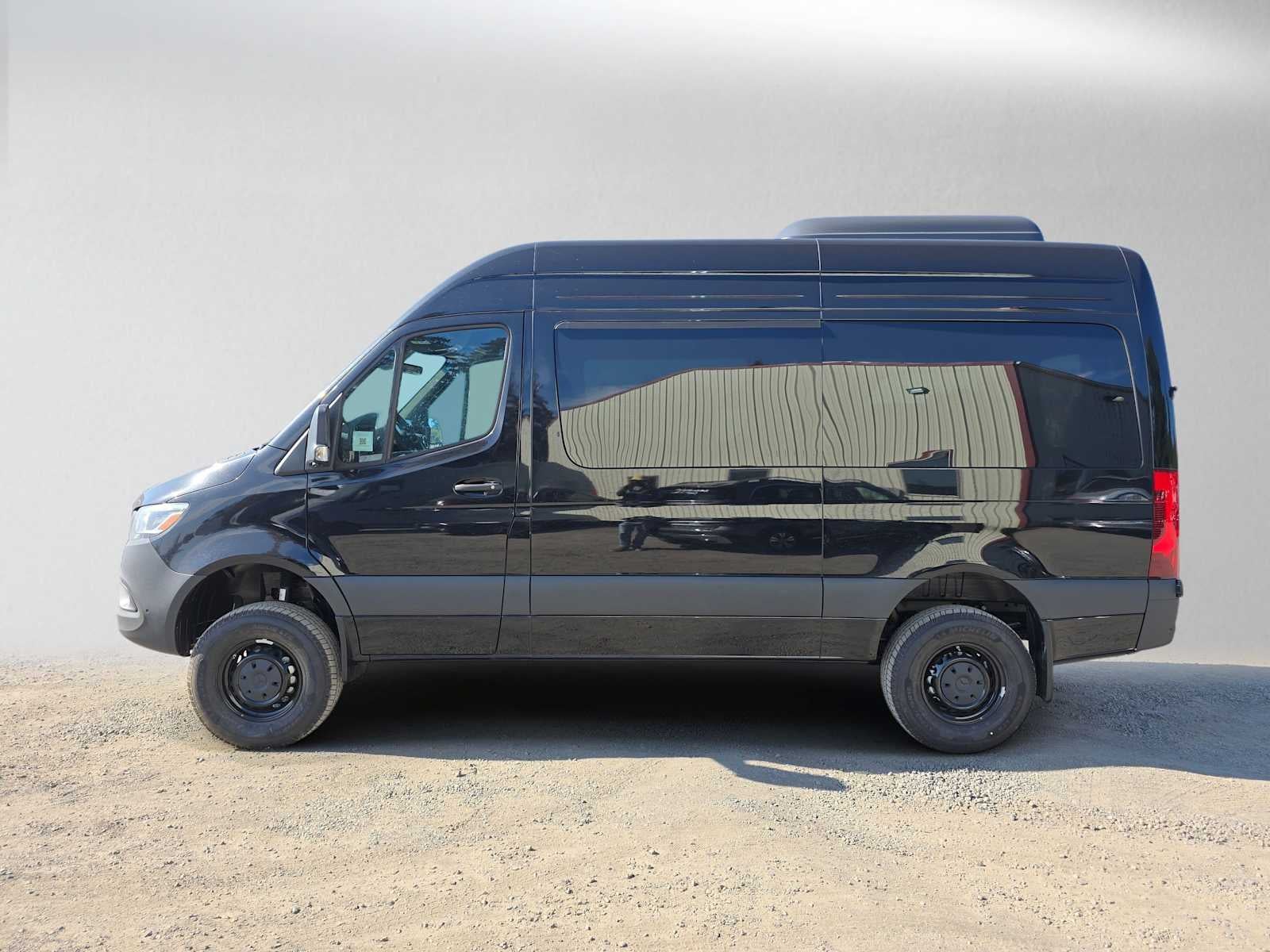 2026 Mercedes-Benz Sprinter Passenger 2500 Standard Roof I4 Diesel HO 144 AWD