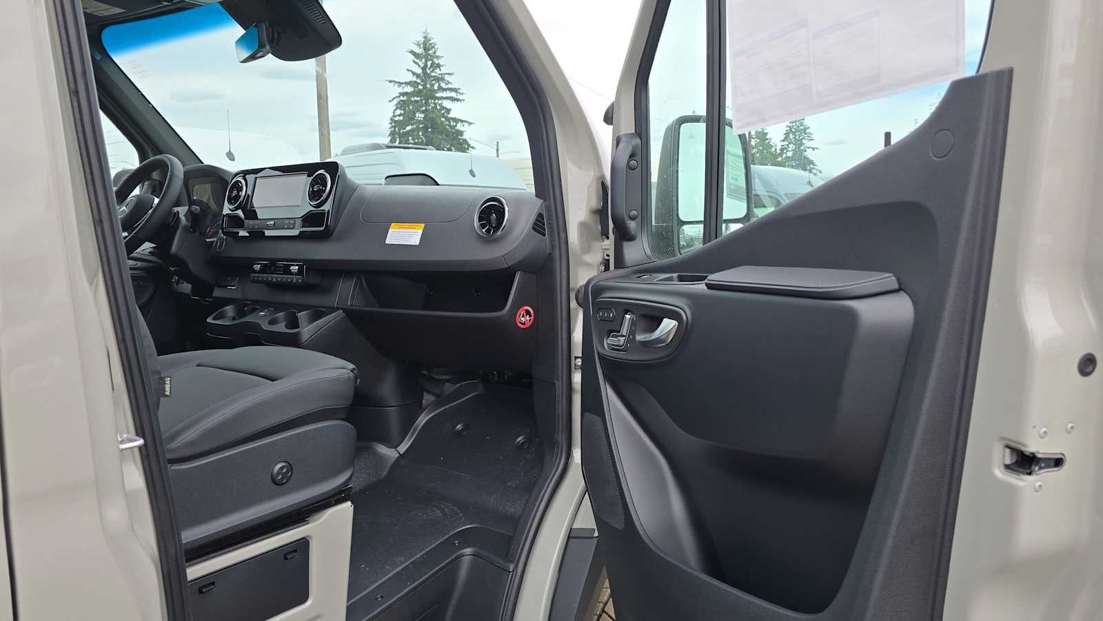 2026 Mercedes-Benz Sprinter Passenger Van 2500 Standard Roof I4 Diesel HO 144 AWD