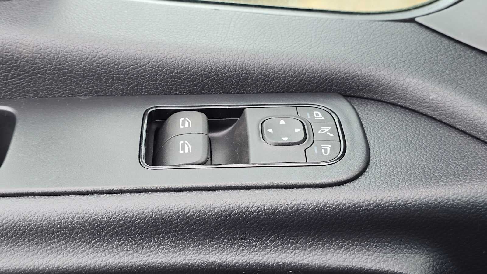 2026 Mercedes-Benz Sprinter Passenger Van 2500 Standard Roof I4 Diesel HO 144 AWD