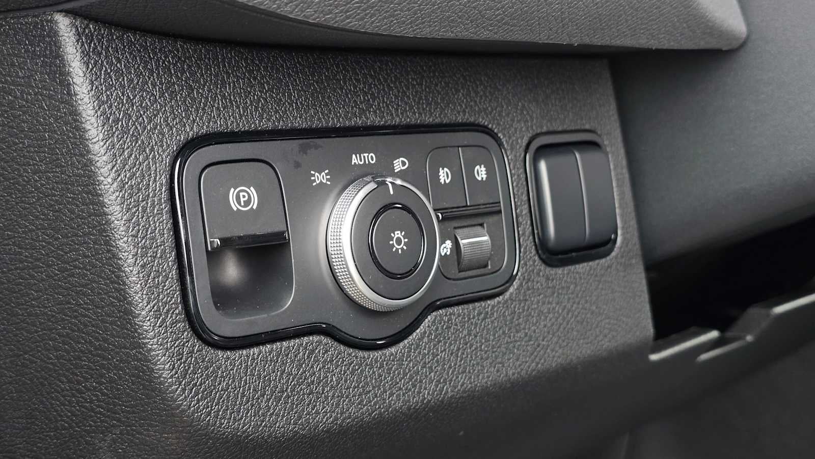 2026 Mercedes-Benz Sprinter Passenger Van 2500 Standard Roof I4 Diesel HO 144 AWD