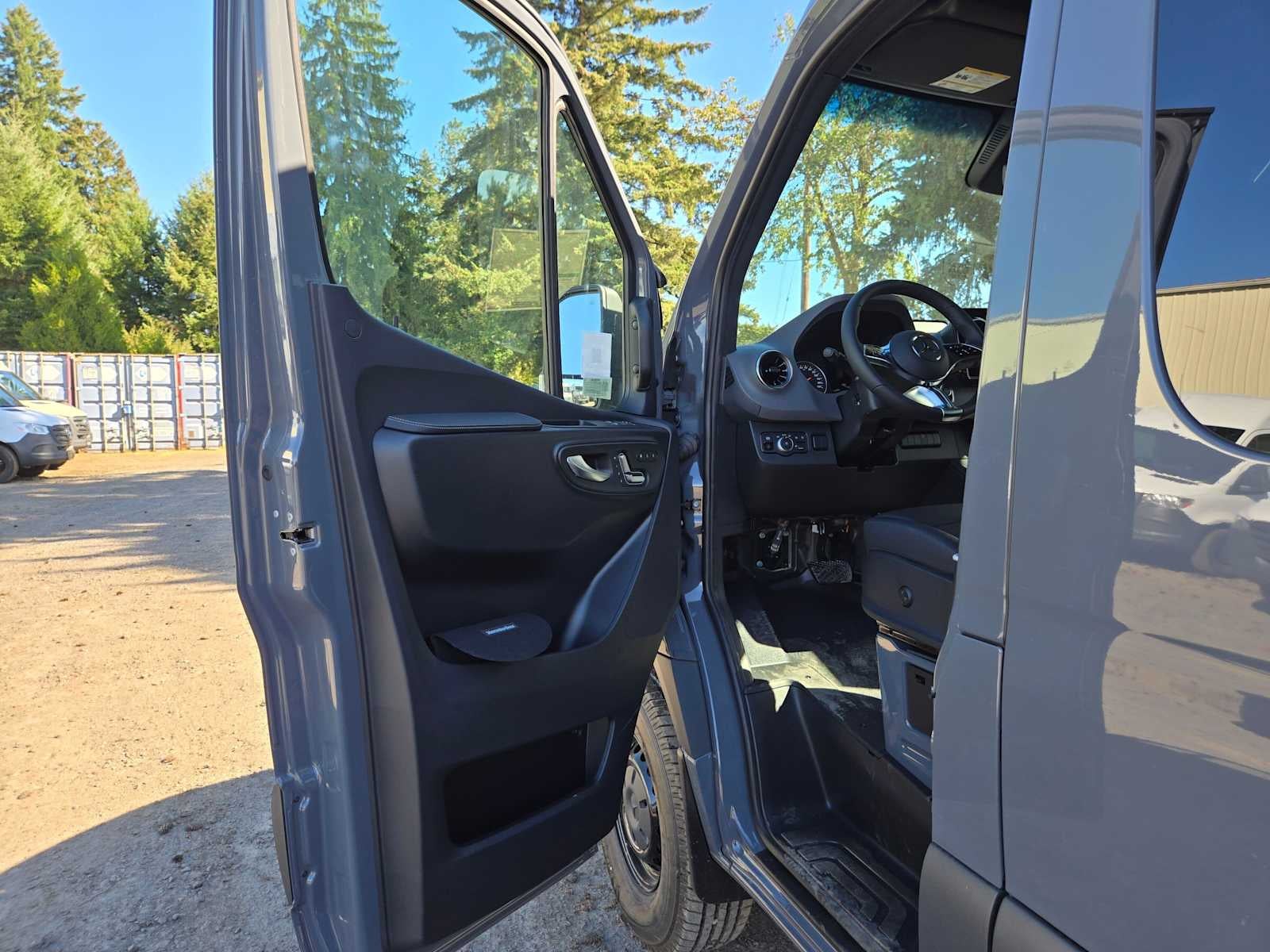 2026 Mercedes-Benz Sprinter Passenger 2500 Standard Roof I4 Diesel HO 144 AWD