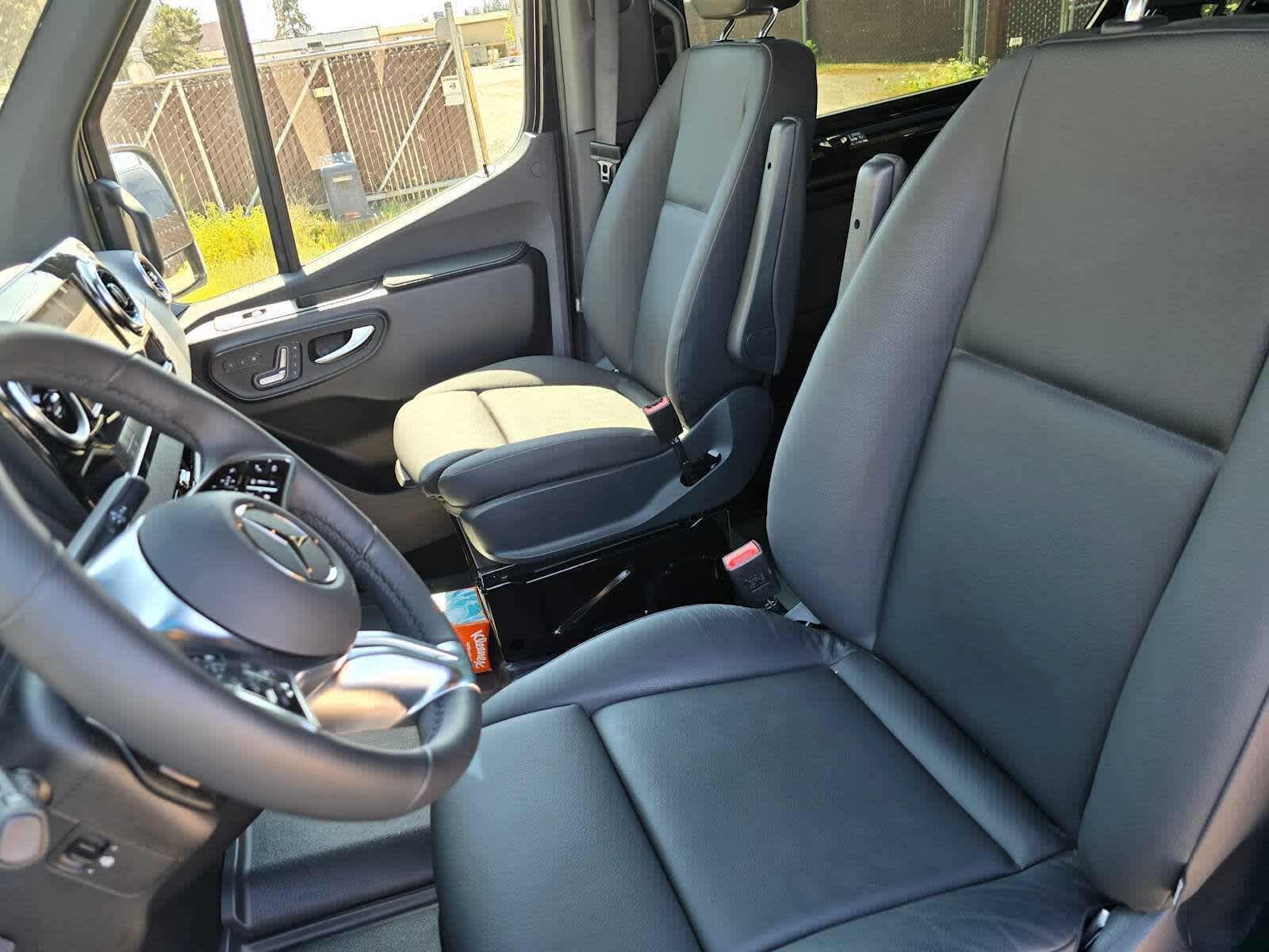 2026 Mercedes-Benz Sprinter Passenger Van 2500 High Roof I4 Diesel HO 170 RWD