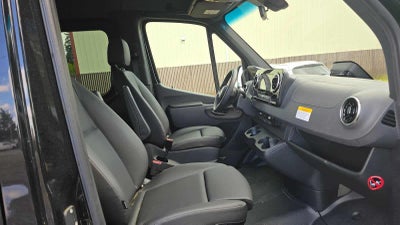 2025 Mercedes-Benz Sprinter Passenger Van 2500 High Roof I4 Diesel HO 170 RWD