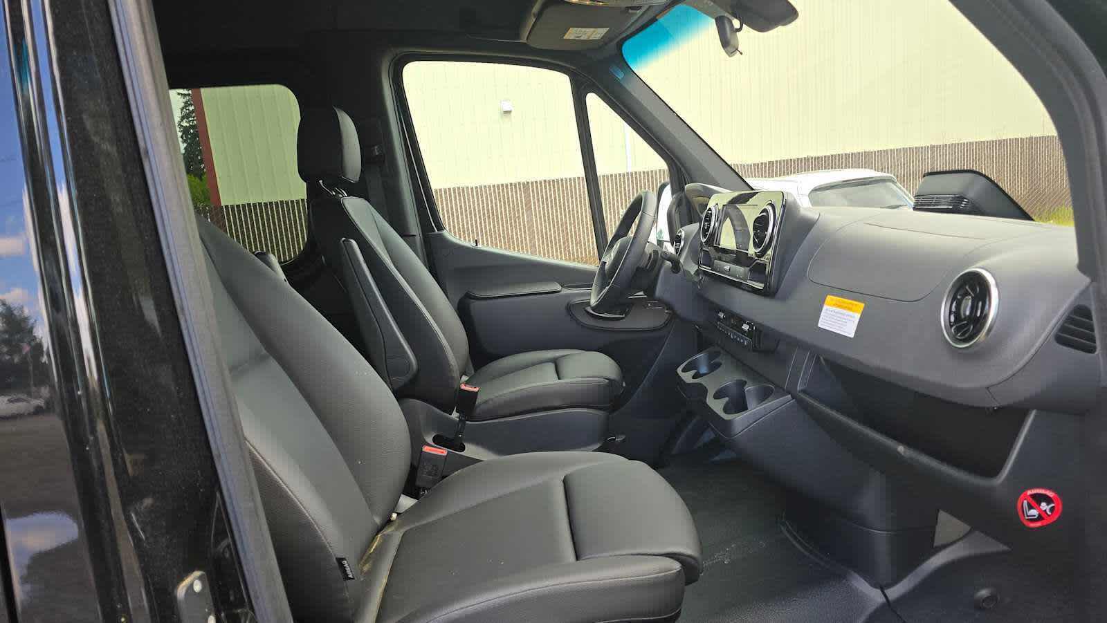 2025 Mercedes-Benz Sprinter Passenger Van 2500 High Roof I4 Diesel HO 170 RWD