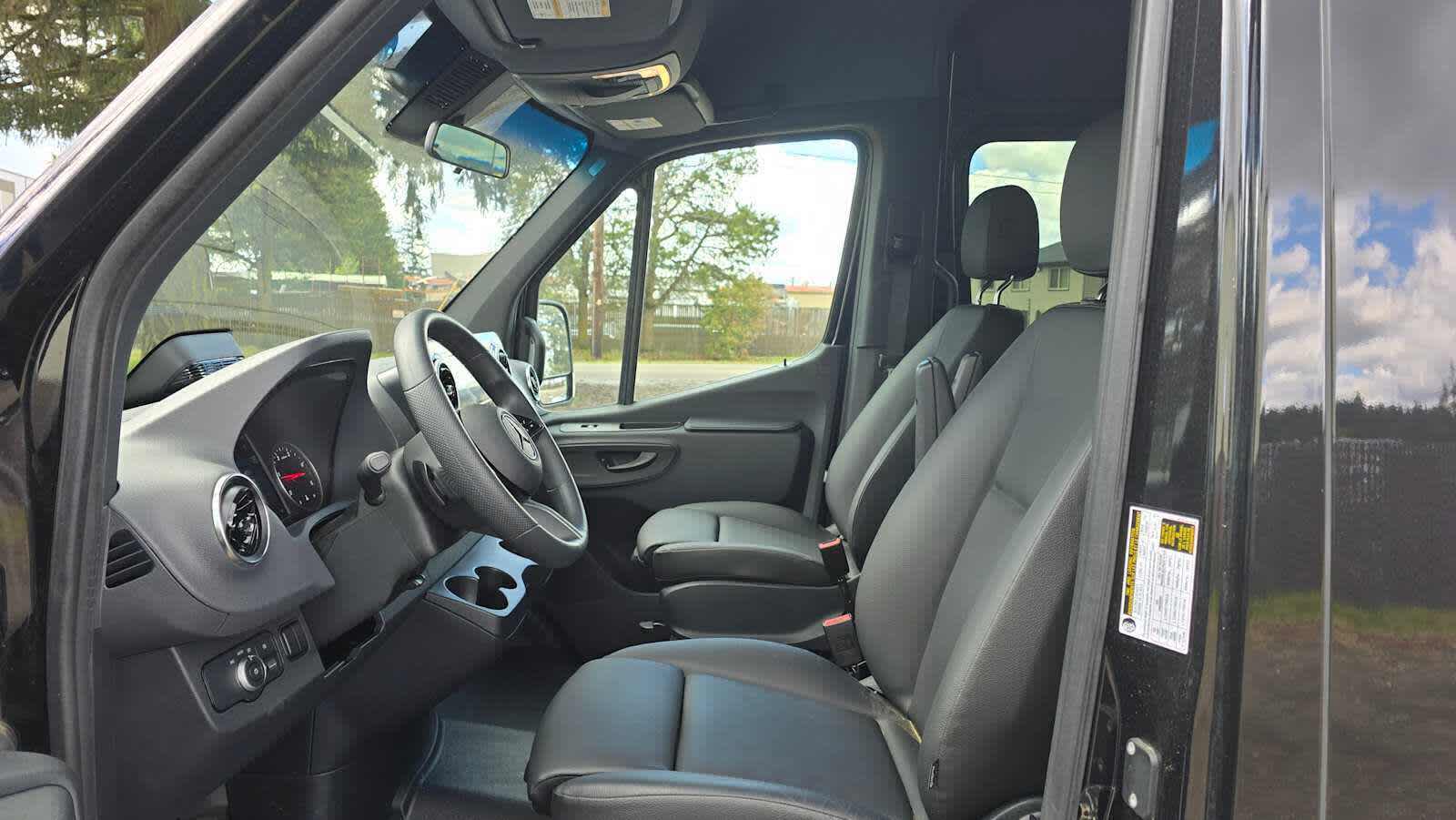 2025 Mercedes-Benz Sprinter Passenger Van 2500 High Roof I4 Diesel HO 170 RWD