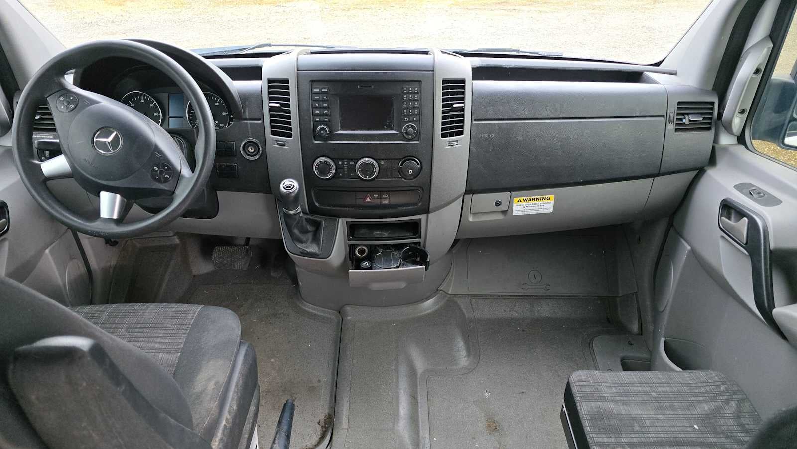 2018 Mercedes-Benz Sprinter Cargo Van 2500 Standard Roof V6 144" RWD