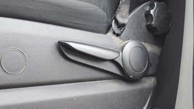 2018 Mercedes-Benz Sprinter Cargo Van 2500 Standard Roof V6 144" RWD