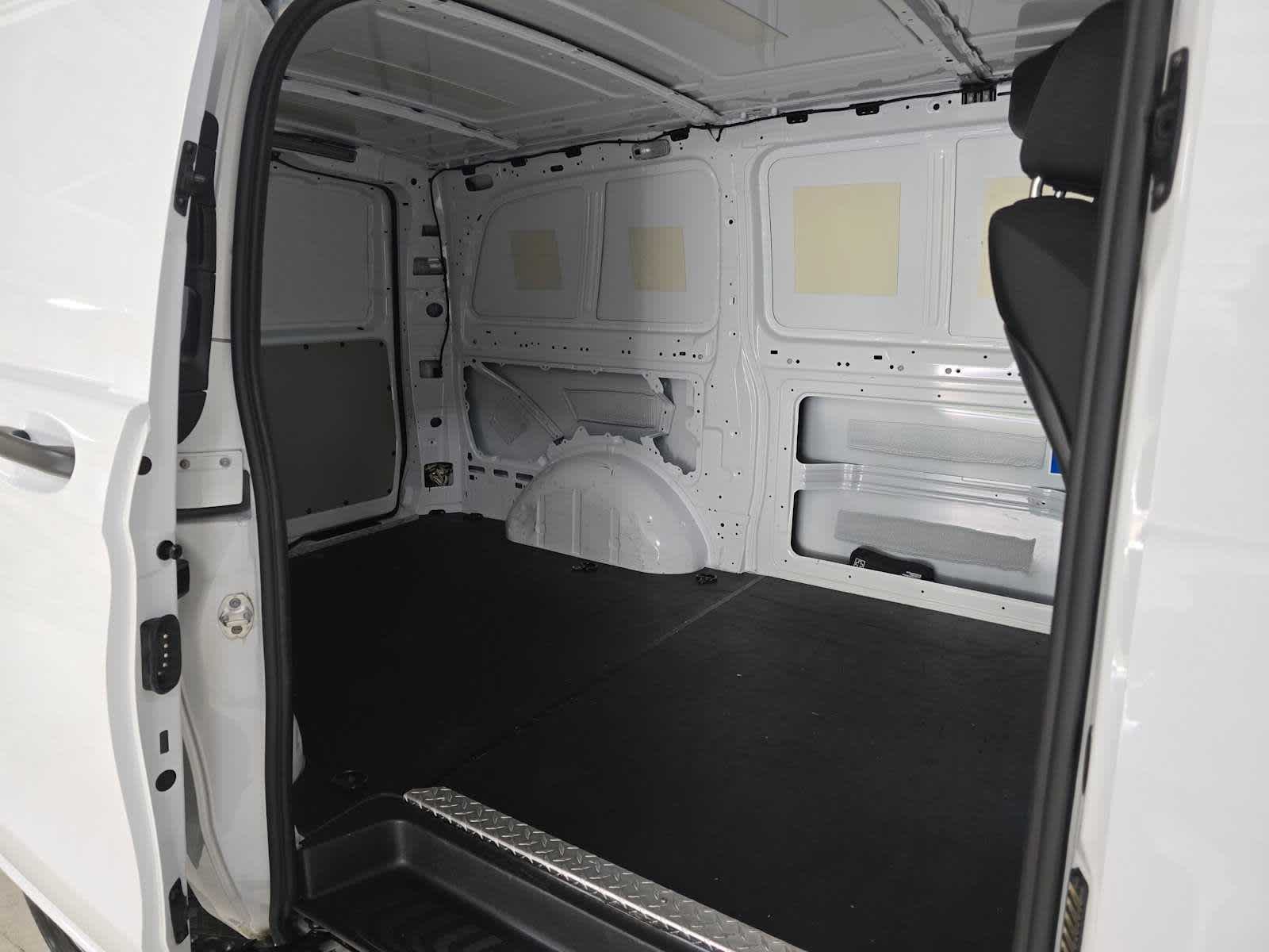 2020 Mercedes-Benz Metris Cargo Van Standard Roof 126 Wheelbase
